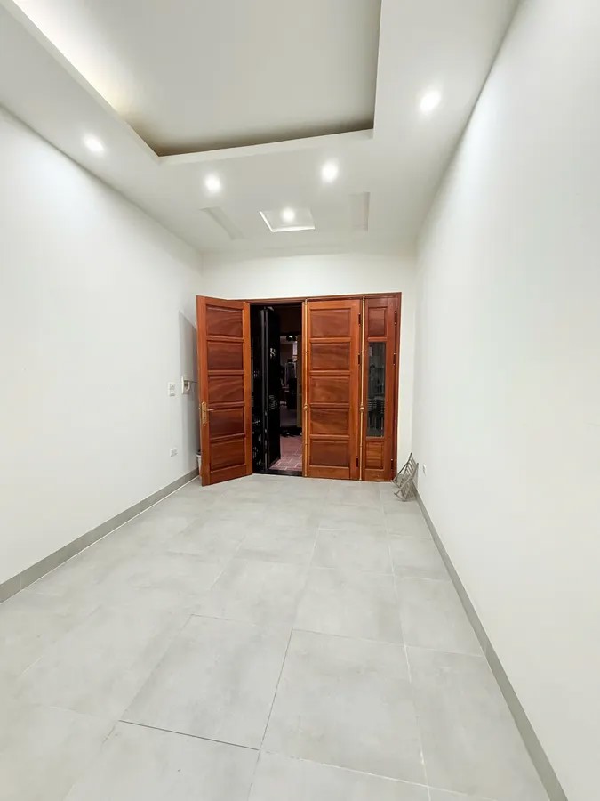 NHÀ ĐẸP KHU PHÂN LÔ PHỐ Ngọc Thụy 36m2  5 tầng MT3.5M 7.4 tỷ Long Biên Hà Nội 