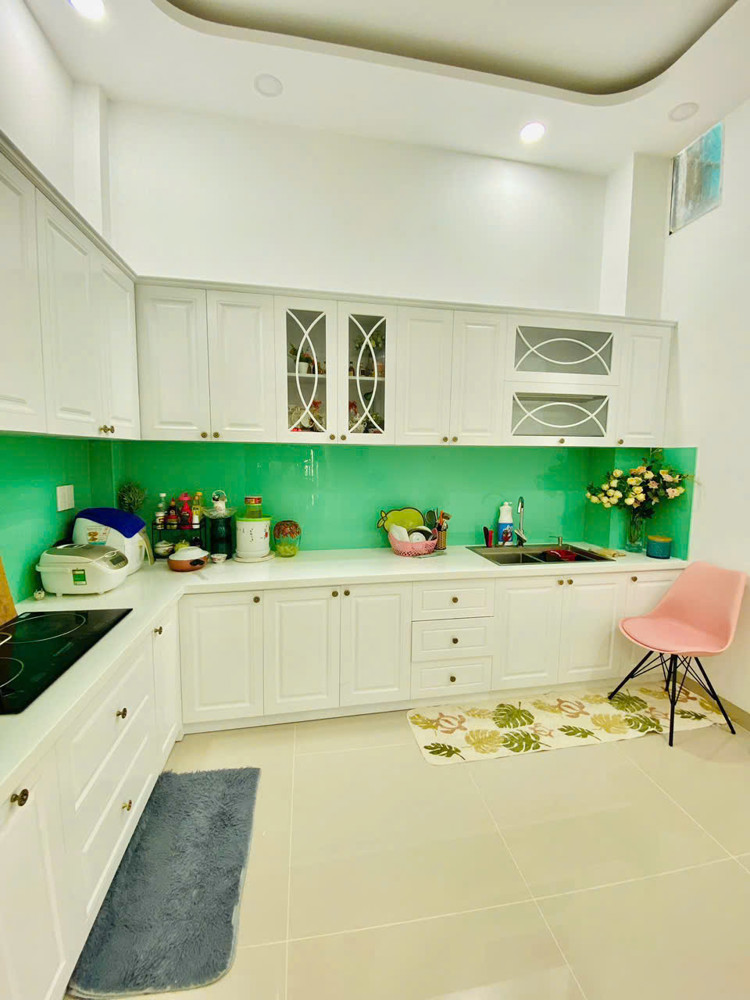 Bán nhà mặt tiền Trịnh Phong , Nha Trang 
Diện tích 81m  Giá bán 14 tỷ
liên hệ e để đi xem nhà