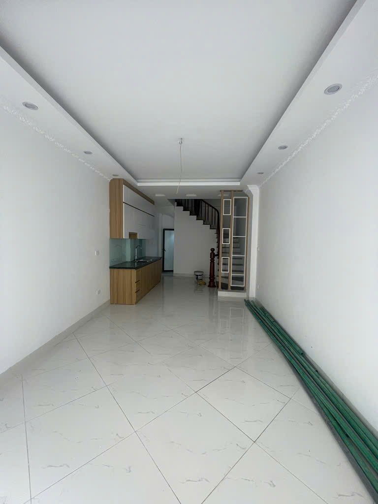 Bán nhà Kim Chung 5 tỷ - Ô tô vào nhà, lô góc, 5 tầng