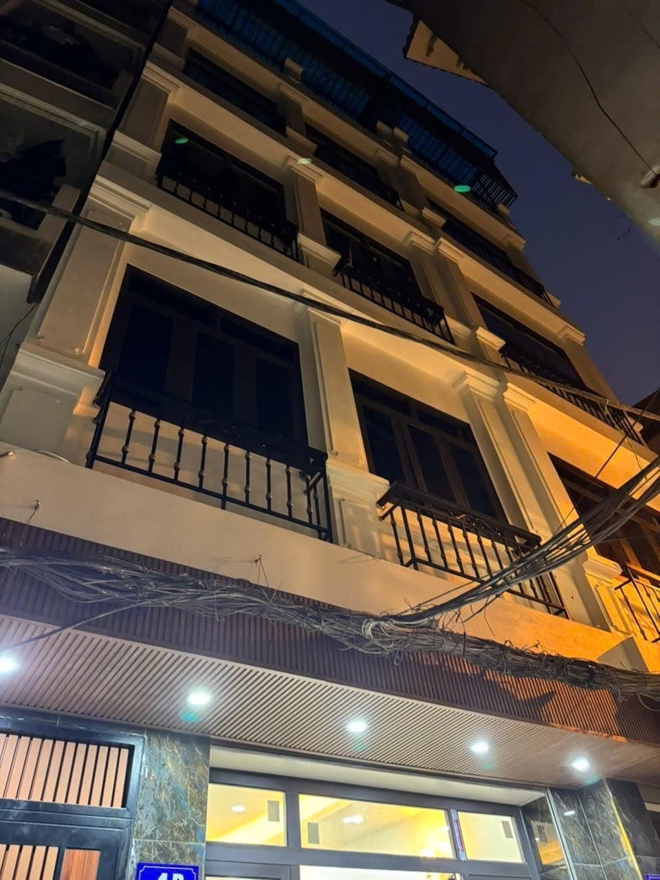 Nhà 9 tỷ Đống Đa - Oto Đỗ Cửa - Lô Góc - Ngõ Thông - Kinh Doanh