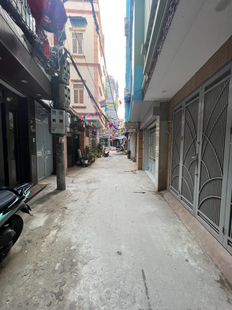Nhà 9 tỷ Đống Đa - Oto Đỗ Cửa - Lô Góc - Ngõ Thông - Kinh Doanh