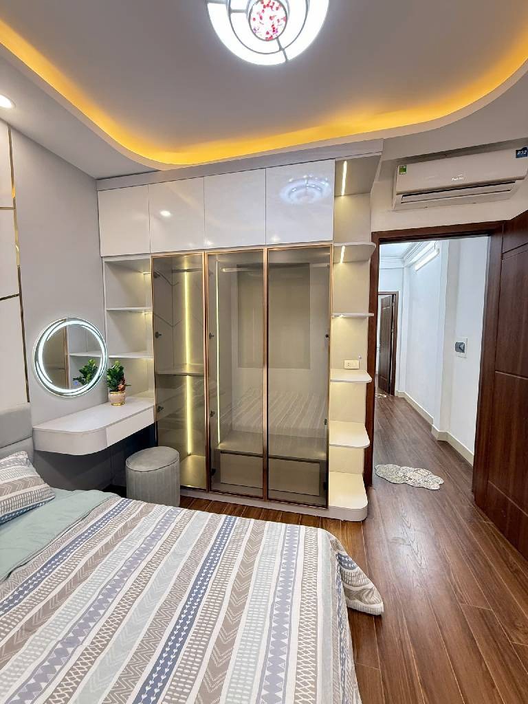 Nhà Mặt Ngõ Lương Sử - 4 Tầng - Full Nội Thất - Gần Công Viên - Giá 9.62 Tỷ