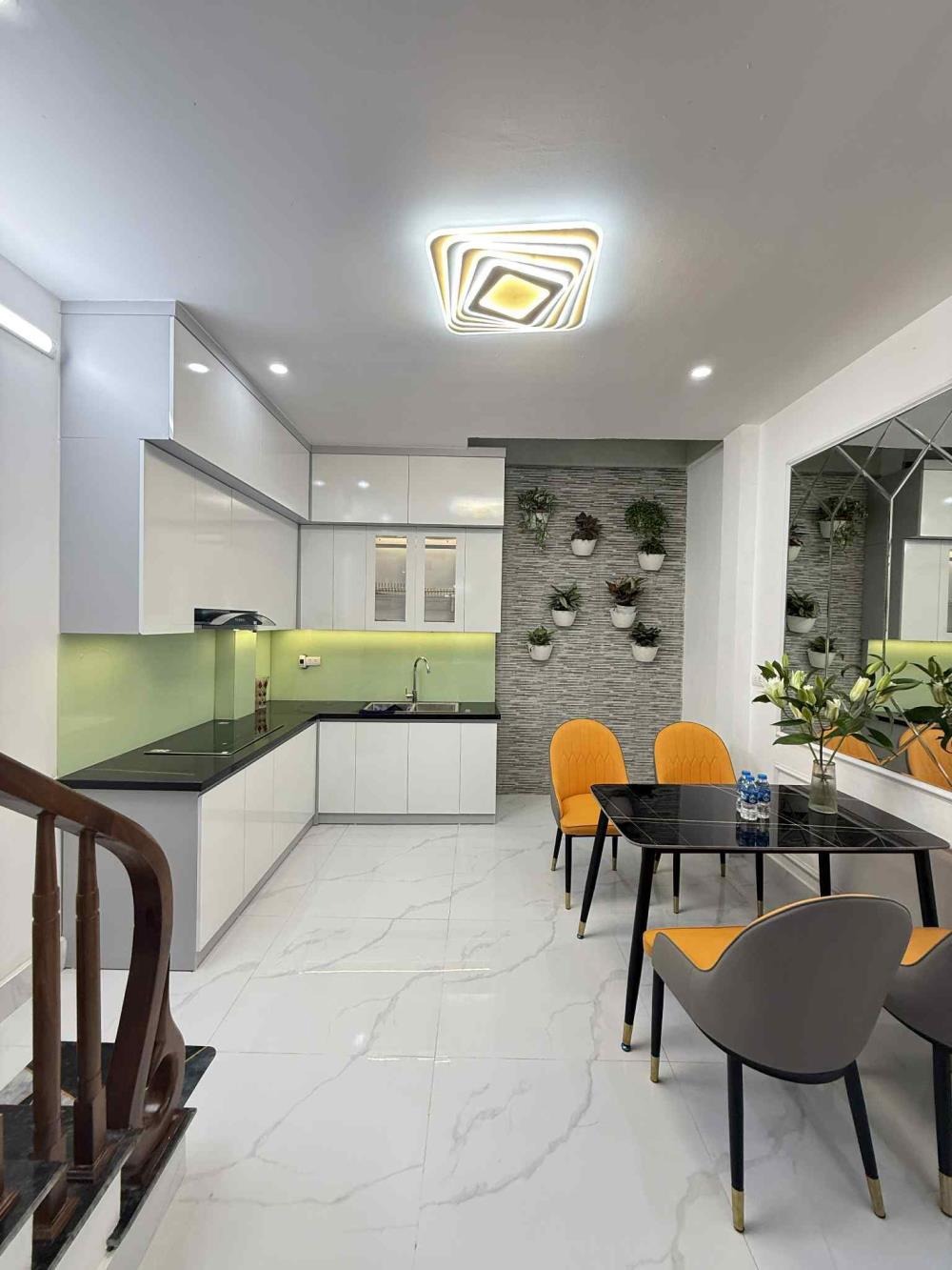 Nhà Mặt Ngõ Lương Sử - 4 Tầng - Full Nội Thất - Gần Công Viên - Giá 9.62 Tỷ