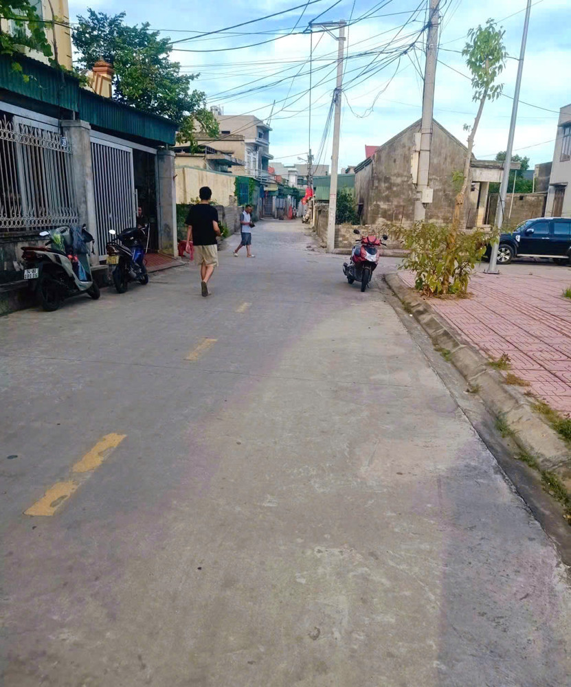gia đình tôi trước đây xây ngôi nhà để an cư lâu dài nay tôi cần bán ạ