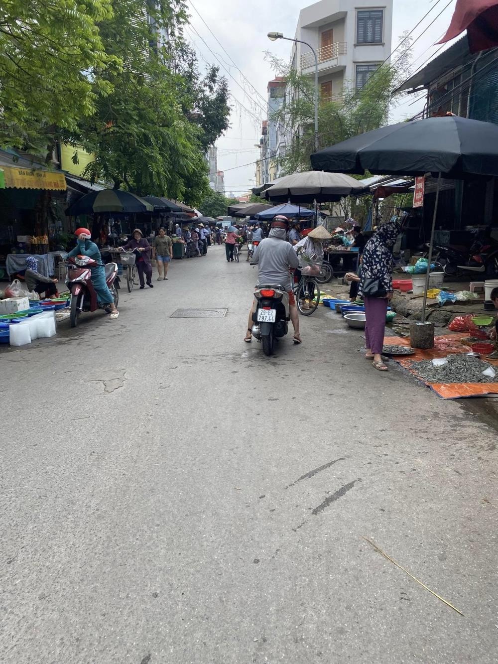 Mặt Phố Nguyễn Viết Xuân Hà Đông - 5 Tầng, Thang Máy - Kinh Doanh Sầm Uất - Giá Tốt