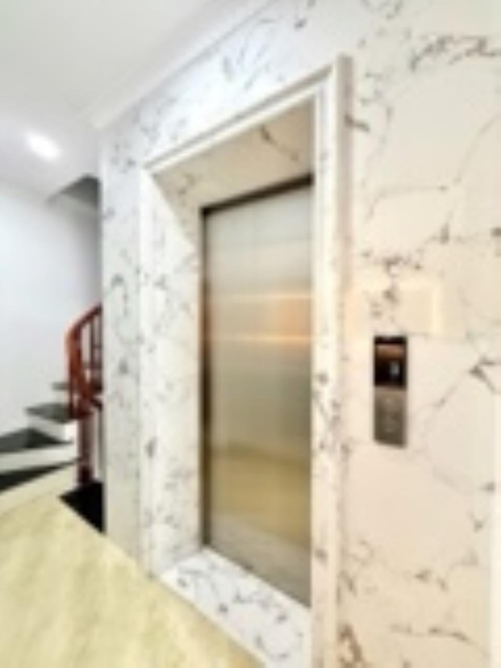 Bán nhà phố Trần Đại Nghĩa 5 Tầng, Thang Máy, Ô Tô Đỗ Cửa - Giá 11.8 Tỷ
