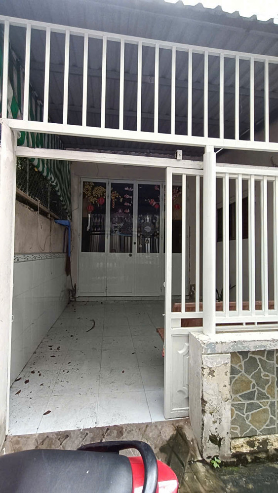 33. nhà 4 triệu 3 phòng ngủ gần trường Phan Ngọc Hiển
