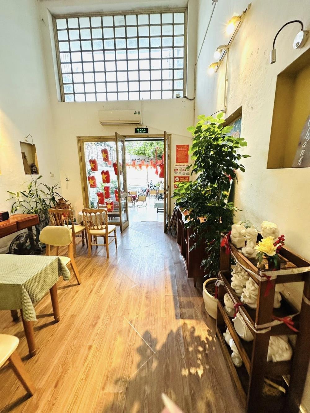 Bán Nhà Mặt Phố Trích Sài Tây Hồ 75m2, 5 Tầng, View Hồ - 50.5 Tỷ
