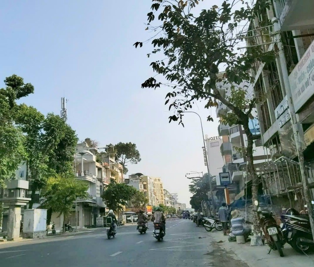 BÁN NHÀ MT NGUYỄN THÁI SƠN,  GẦN SÂN BAY,  3 LẦU, 50M²,  CHỈ 7.4 TỶ TL