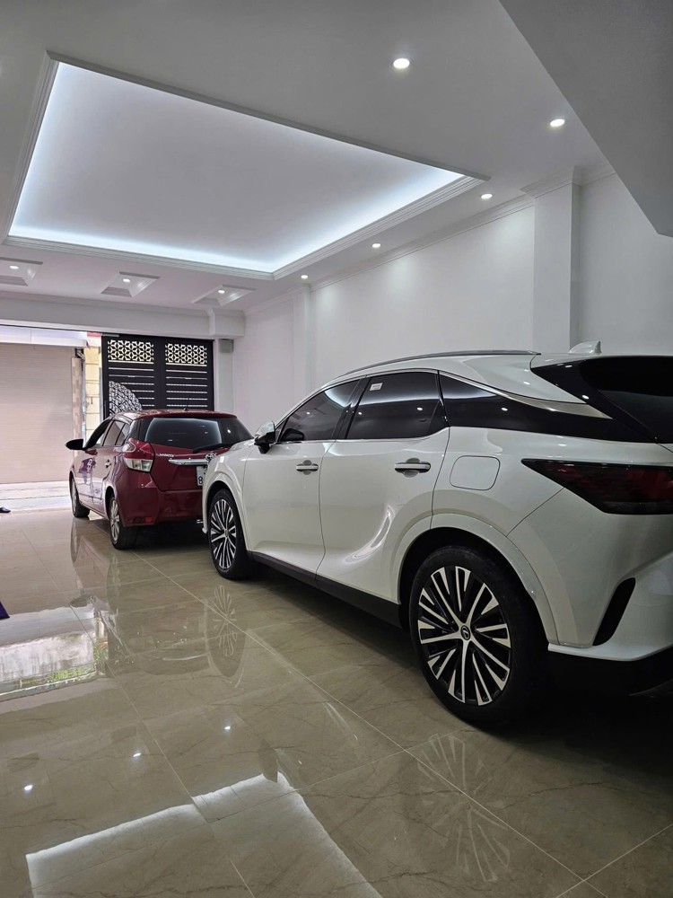 Bán nhà phân lô Phùng Chí Kiên - Cầu Giấy, vỉa hè ô tô tránh đỗ, thang máy, gara, kinh doanh,