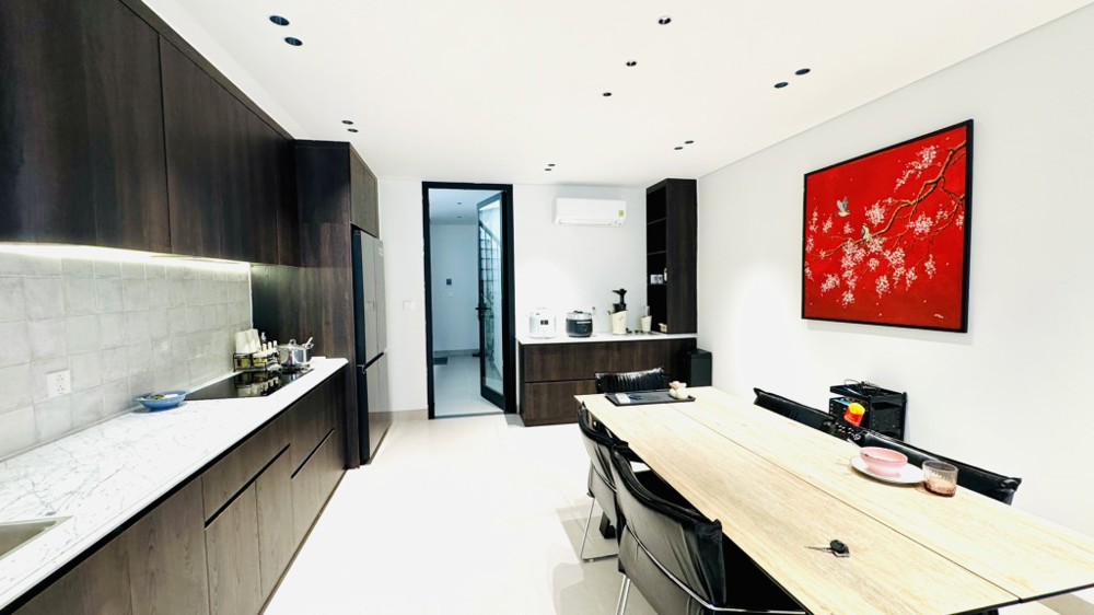 BÁN NHÀ NGỌC THUỴ, LONG BIÊN- ĐẸP LONG LANH-70M-- OTO-THANG MÁY- NHỈNH 16 TỶ