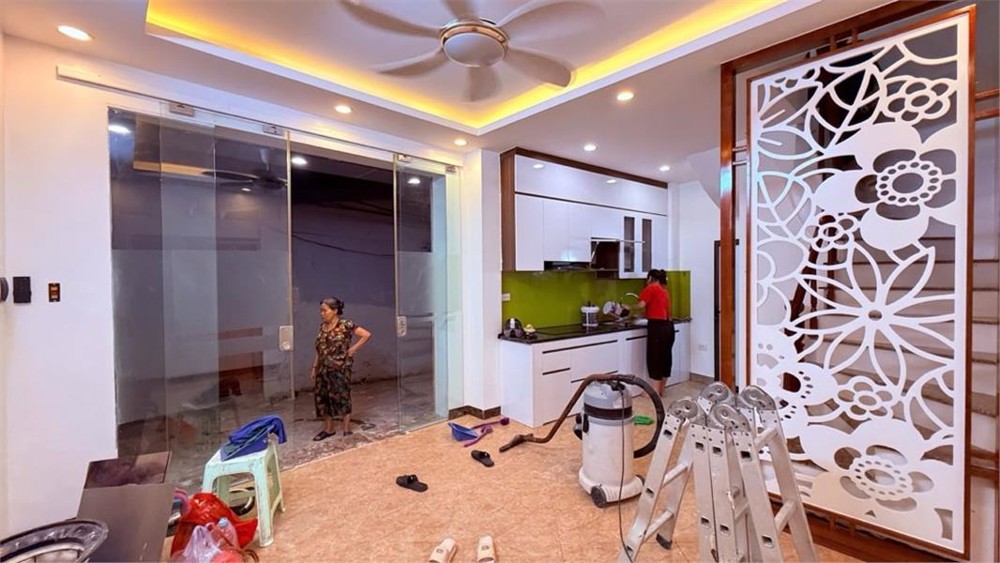 Bán nhà Mỹ Đình 36m2, 5 tầng, xe đỗ cửa, giá 6,6 tỷ