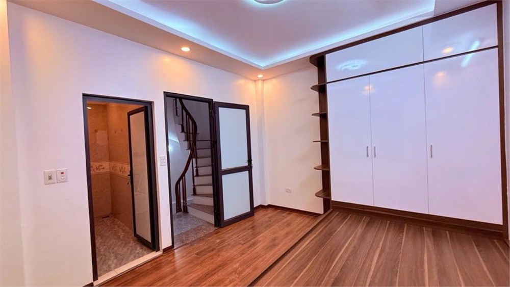 Bán nhà Mỹ Đình 36m2, 5 tầng, xe đỗ cửa, giá 6,6 tỷ