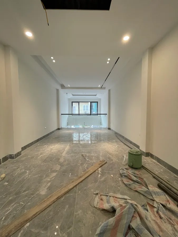 NHÀ MỚI Ở LUÔN Ô TÔ VÀO NHÀ Phố Chu Huy Mân 65m2 X 7 Tầng 14.8 tỷ Long Biên Hà Nội