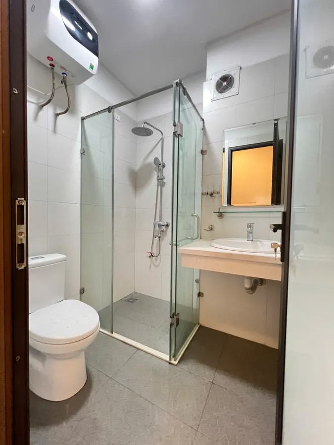 NHÀ MỚI Ở LUÔN Phố  Ngọc Lâm 35m2 X 5  tầng 7.8 tỷ Long Biên Hà Nội