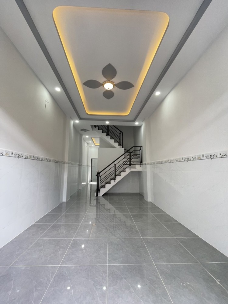 Bán nhà Đường Âu Cơ, Tân Phú - DT 63.3m2, 4 PN - Hẻm 5m xe hơi vào nhà
