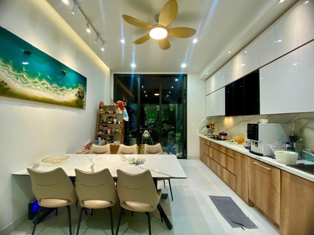 Bán nhà HXH 4 tầng, 74m2, Gần AEON Tân Phú - 8.8 tỷ (Full Nội Thất)