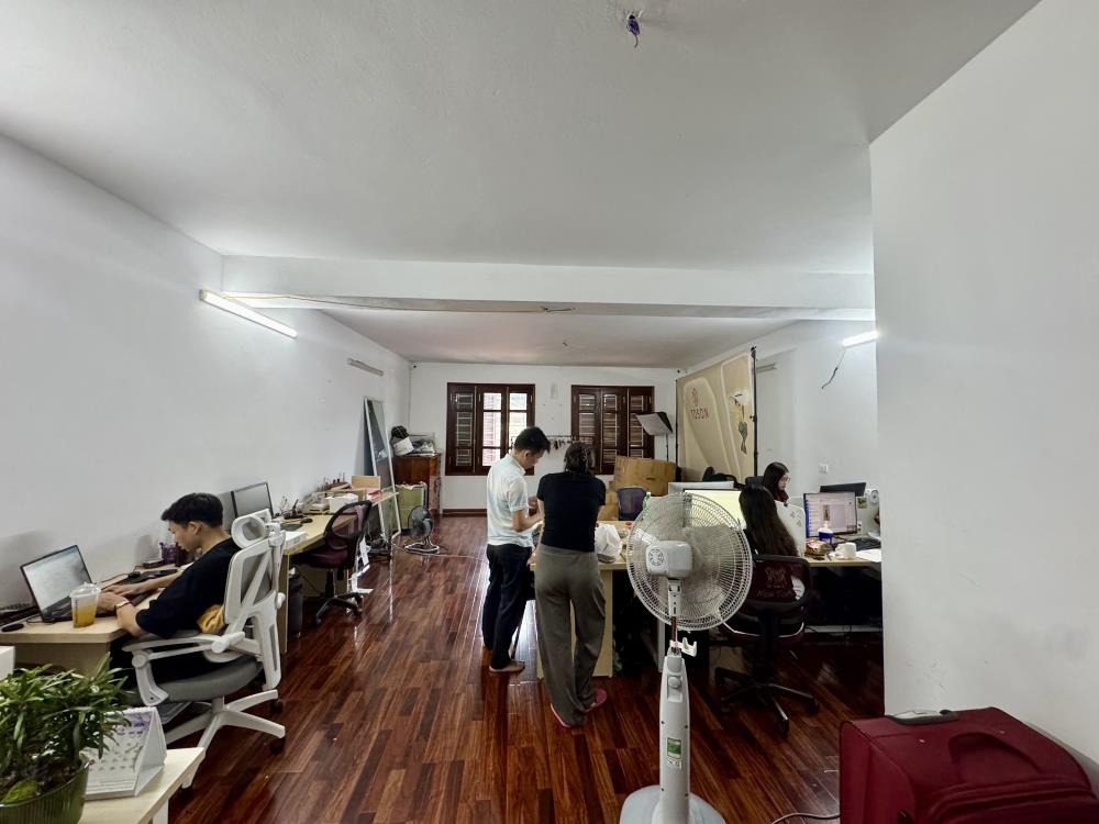 Cho thuê văn phòng 550m2 Hoàng Văn Thái - Giá 45tr/tháng