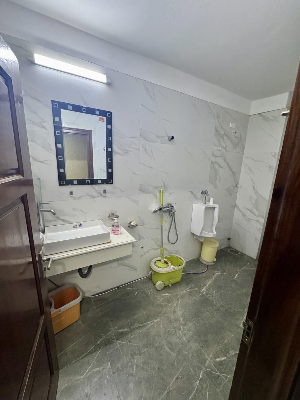 Cho thuê văn phòng 550m2 Hoàng Văn Thái - Giá 45tr/tháng