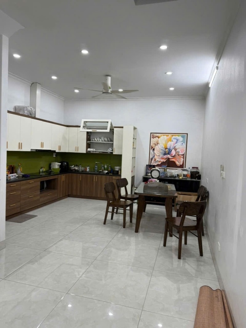 Bán nhà Cự Khối, Long Biên – 5 tầng, 90m², Mặt tiền 5m – Giá 16 tỷ