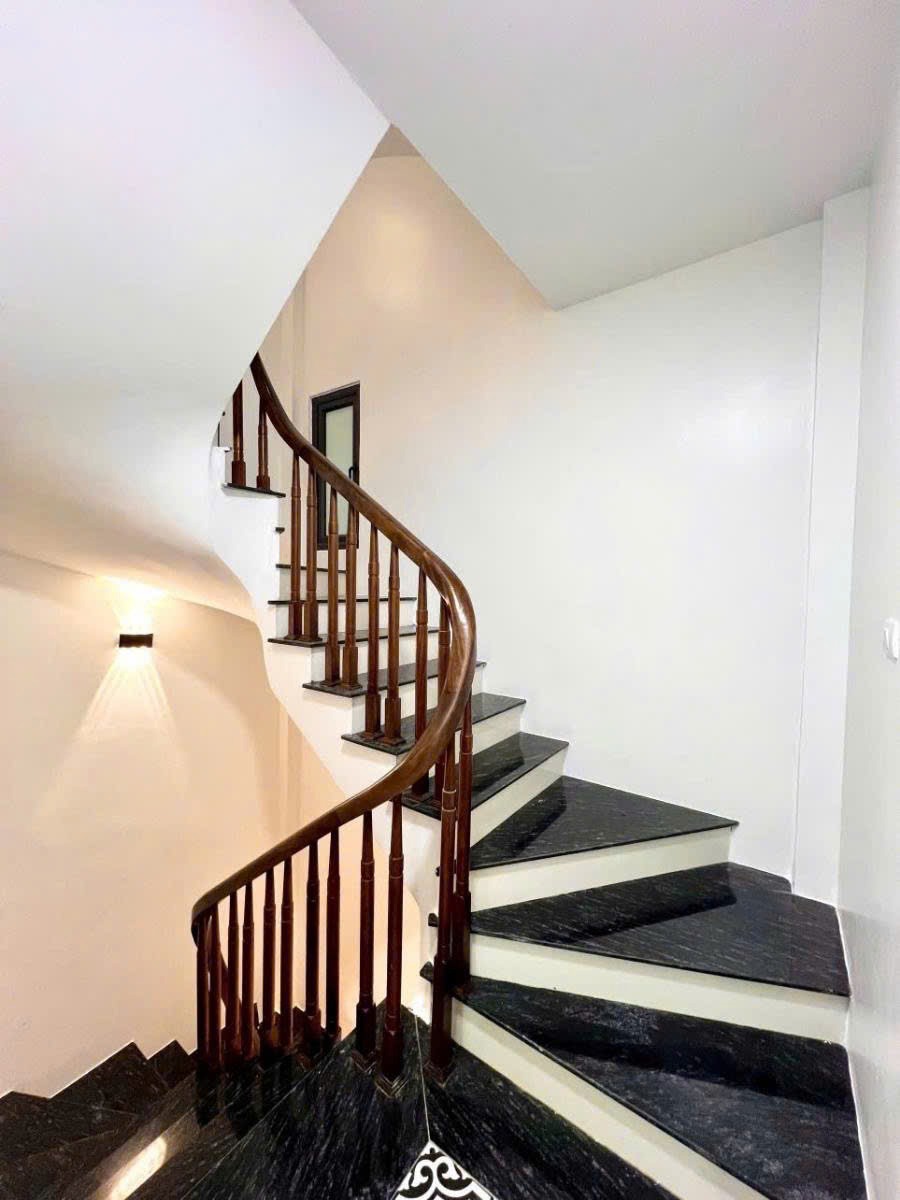 Bán nhà mặt phố Thái Hà 26m2 - 27 tỷ - Vị trí Vàng Mặt Tiền 4.5m