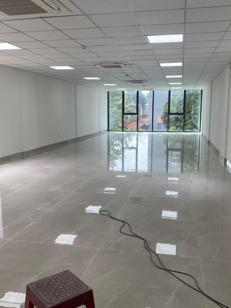 Cho Thuê Mặt Phố Tây Sơn 116m² - Vỉa Hè Rộng - Kinh Doanh Sầm Uất - Giá 1.2 Tỷ/Năm