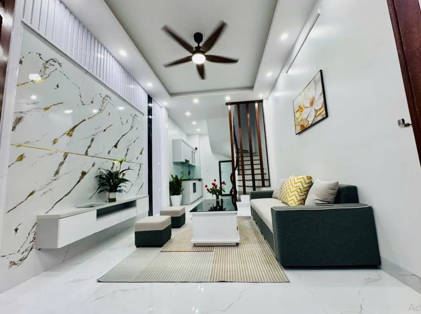 Bán nhà Tây Hồ - 33m2, 5 tầng, 7.1 tỷ - Gần Trường, Sổ Đỏ