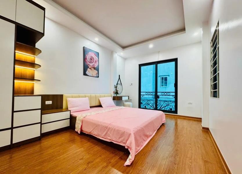 Bán nhà Tây Hồ - 33m2, 5 tầng, 7.1 tỷ - Gần Trường, Sổ Đỏ