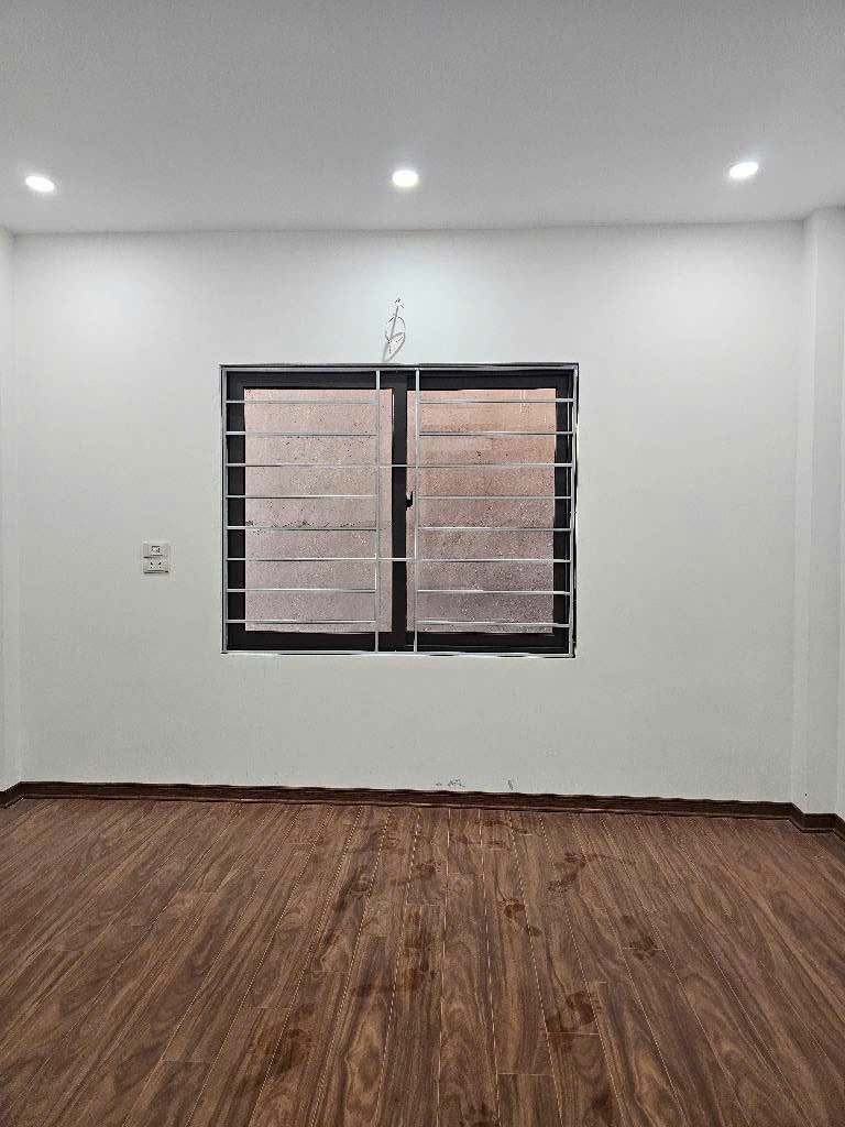 Bán nhà mới 5 tầng Yên Phú, Liên Ninh - 5.5 tỷ