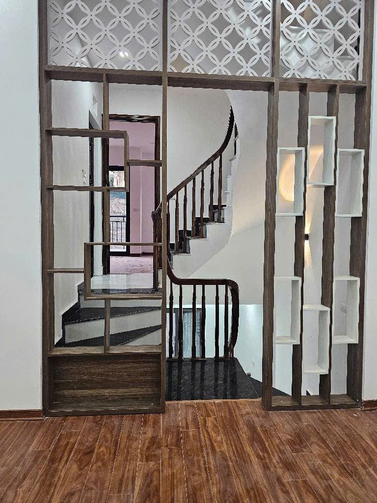 Bán nhà mới 5 tầng Yên Phú, Liên Ninh - 5.5 tỷ