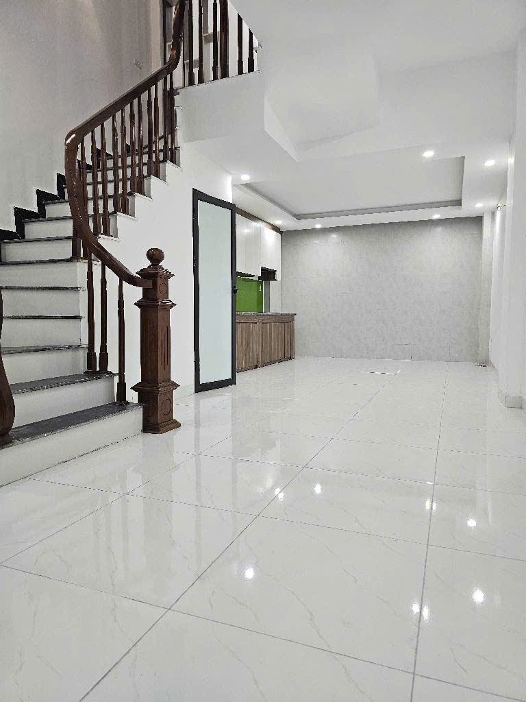 Bán nhà mới 5 tầng Yên Phú, Liên Ninh - 5.5 tỷ