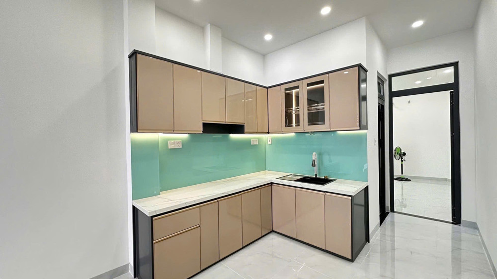 Cần bán: Nhà 3 tầng mới 100%, 4PN, sổ hồng hoàn công — Hẻm 24 Lương Định Của.cách biển 3.5km