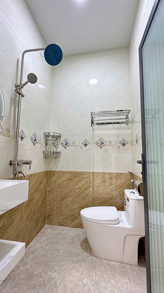 Cần bán: Nhà 3 tầng mới 100%, 4PN, sổ hồng hoàn công — Hẻm 24 Lương Định Của.cách biển 3.5km