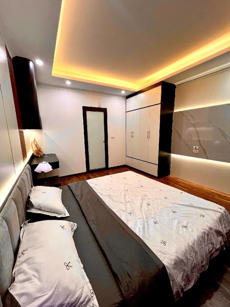BÁN NHÀ NGUYỄN VĂN LINH LONG BIÊN, OTO, FULL NỘI THẤT, 35M, NHỈNH 7 TỶ