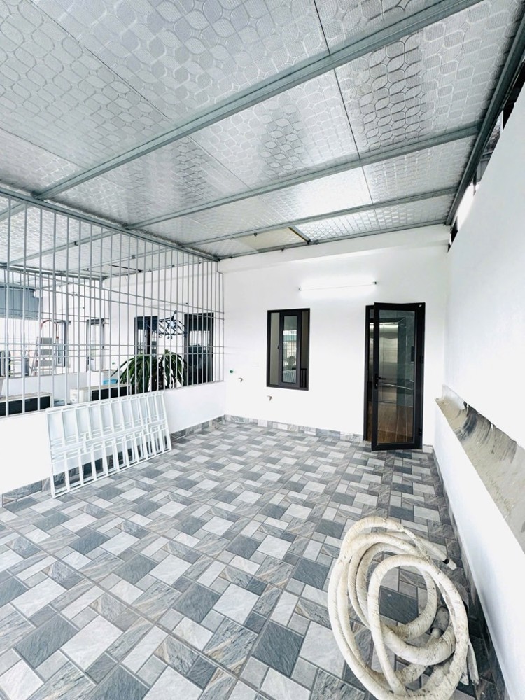 BÁN NHÀ NGUYỄN VĂN LINH, LONG BIÊN- OTO ĐỖ CỬA-THANG MÁY-FULL NỘI THẤT-45M-NHỈNH 8 TỶ