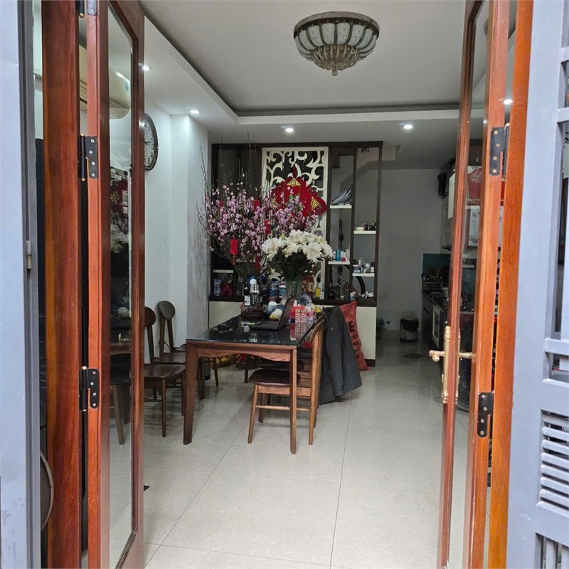 🔹 BÁN NHÀ THẠCH BÀN LONG BIÊN – 38M² – 4 TẦNG – 4 PHÒNG NGỦ – LÔ GÓC 2 THOÁNG 7,95TY – Ô TÔ ĐỖ CỬA