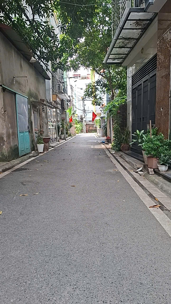 🔹 BÁN NHÀ THẠCH BÀN LONG BIÊN – 38M² – 4 TẦNG – 4 PHÒNG NGỦ – LÔ GÓC 2 THOÁNG 7,95TY – Ô TÔ ĐỖ CỬA
