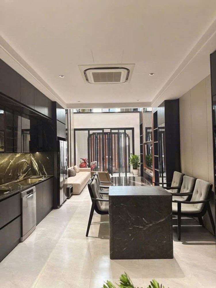 NHÀ MỚI Ô TÔ THANG MÁY NGỌC THỤY LONG BIÊN