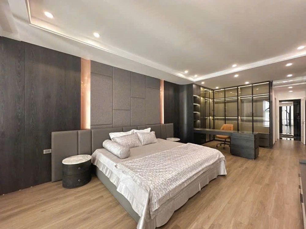 NHÀ MỚI Ô TÔ THANG MÁY NGỌC THỤY LONG BIÊN