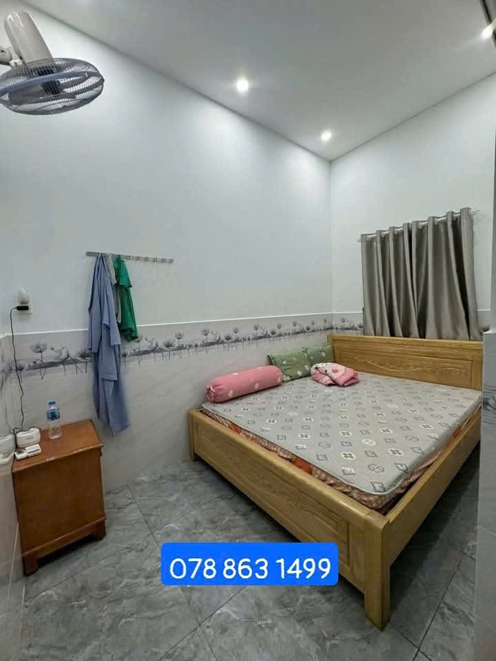 Bán Nhà Mặt Tiền Kinh Doanh - 1 Tỷ 020 Triệu - Vị Trí Đắc Địa