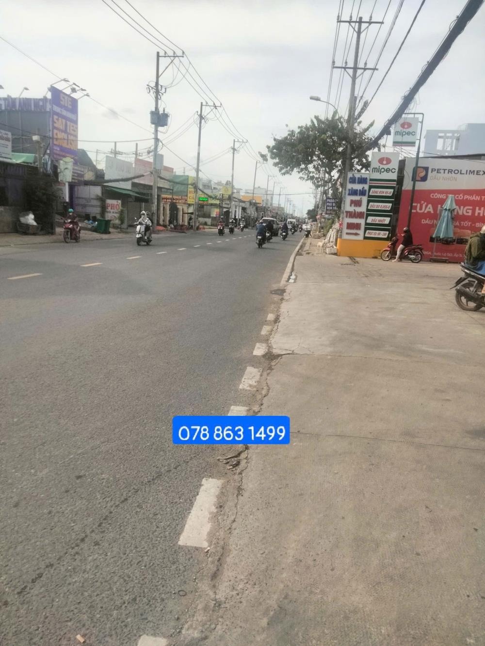 Bán Nhà Mặt Tiền Kinh Doanh - 1 Tỷ 020 Triệu - Vị Trí Đắc Địa