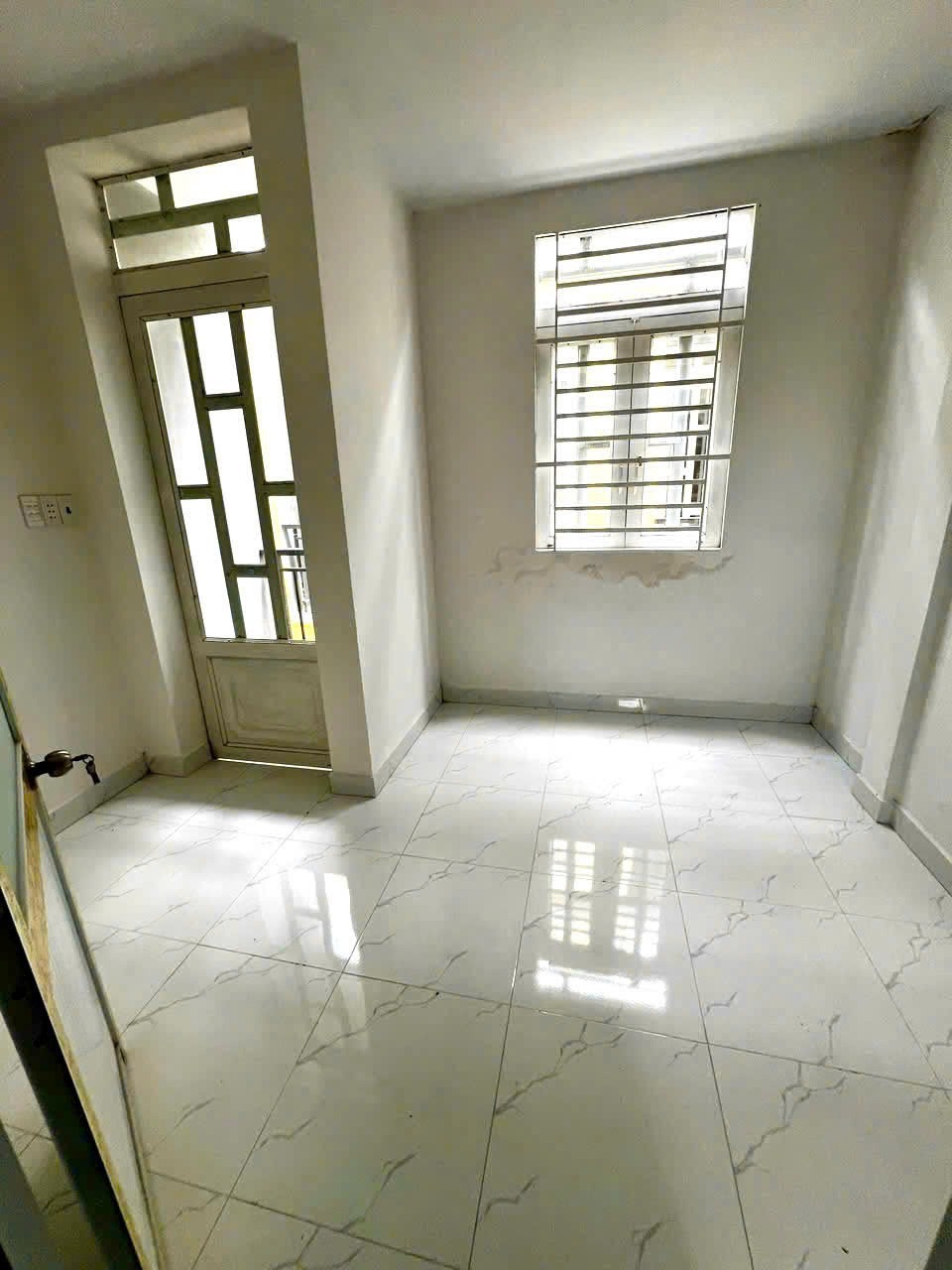 Bán Gấp Nhà Sổ Riêng Hóc Môn - 349tr - Vị Trí Đắc Địa
