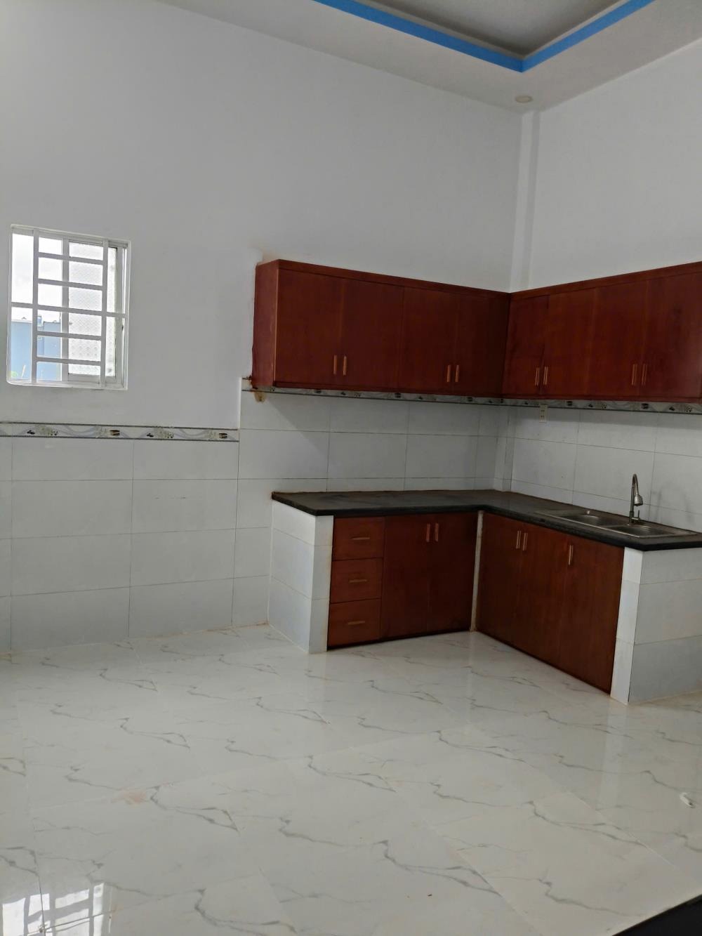 Bán Gấp Nhà Hóc Môn - 589tr - SHR - Gần Chợ, Trường Học