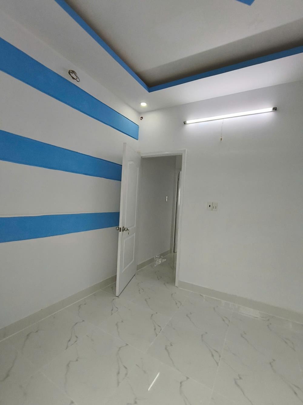 Bán Gấp Nhà Hóc Môn - 589tr - SHR - Gần Chợ, Trường Học