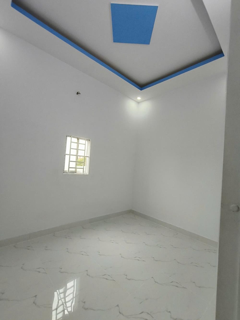 Bán Gấp Nhà Hóc Môn - 589tr - SHR - Gần Chợ, Trường Học