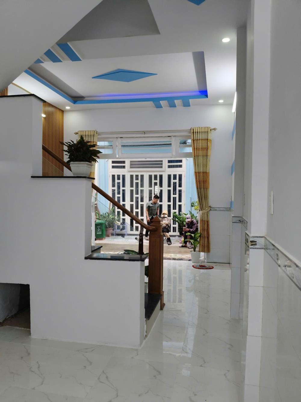 Bán Gấp Nhà Hóc Môn - 589tr - SHR - Gần Chợ, Trường Học