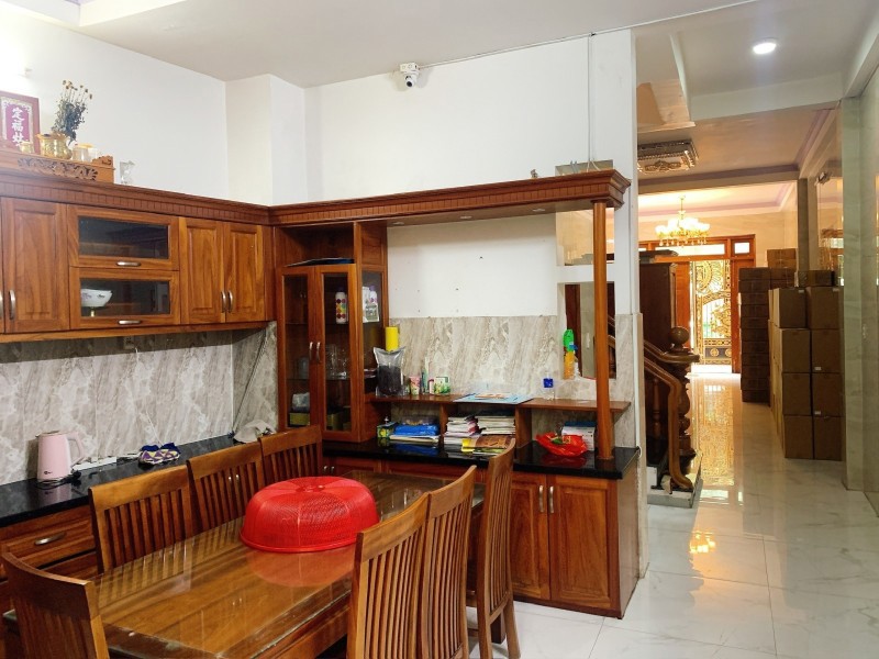 Bán nhà Đường 28, Bình Trưng Đông, Q.2 - 90m2, 4 tầng, 5PN, Sổ Hồng - Giá 9.1 tỷ