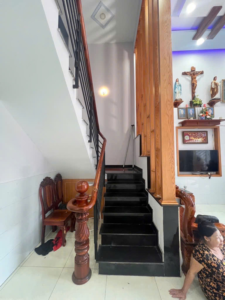 NHÀ ĐƯỜNG OTO ĐÔNG THẠNH HÓC MÔN - NGAY CHỢ GẤU TRỊNH THỊ DỐI VỚI LÊ VĂN KHƯƠNG - 5.7M X17M - 94M2