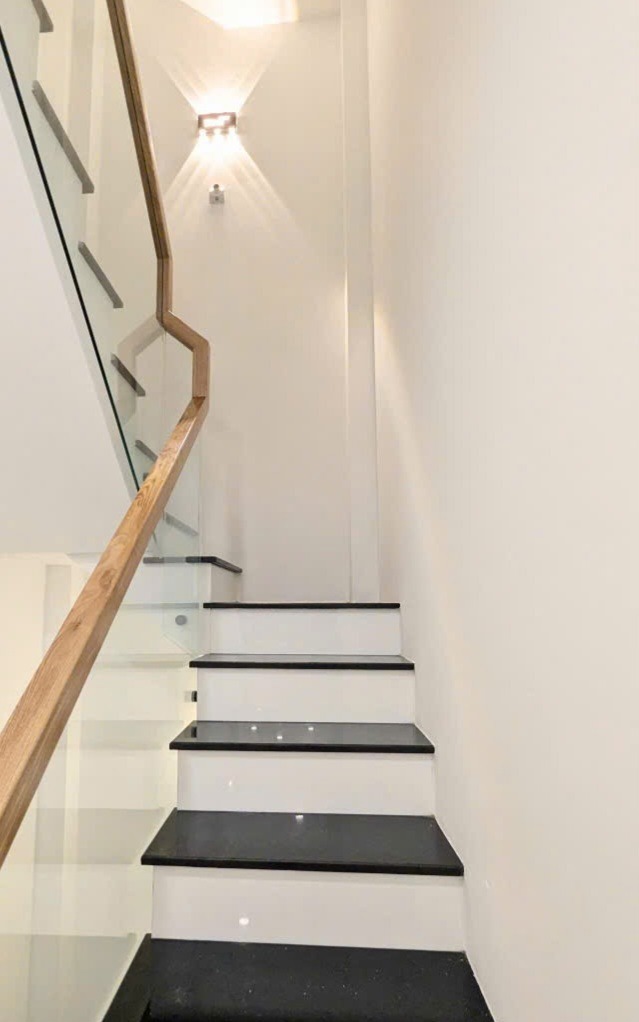 Bán nhà Quận 10 - 6 tỷ+ - 32m² x 4 Tầng - Sát Mặt Tiền - Vị Trí Đẹp