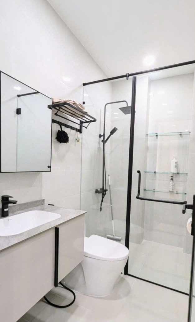 Bán nhà Quận 10 - 6 tỷ+ - 32m² x 4 Tầng - Sát Mặt Tiền - Vị Trí Đẹp